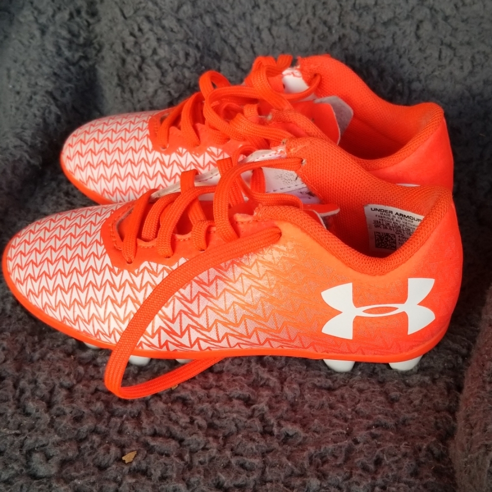 UnderArmour little girls cleats